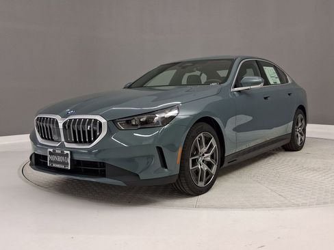 New 2026 BMW i5 eDrive40 image 33