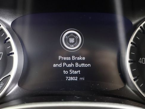 Used 2023 Chrysler Pacifica Touring-L FWD image 37