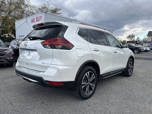 Used 2018 Nissan Rogue SL w/ Premium Package image 4