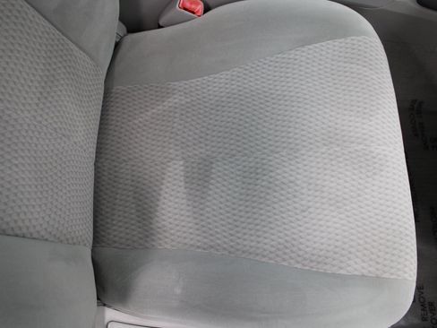 Used 2011 Toyota Camry LE image 31