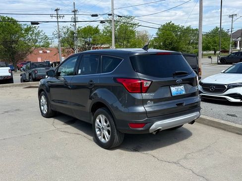 Used 2019 Ford Escape SE FWD image 8
