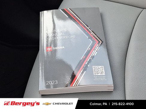 Used 2023 Toyota Sienna XLE AWD/4WD image 29