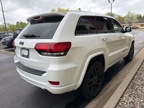 Used 2019 Jeep Grand Cherokee Altitude AWD/4WD image 7