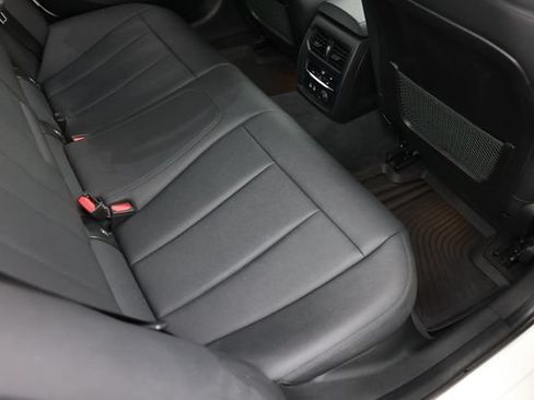 Used 2020 BMW 330i Sedan w/ M Sport Package RWD image 15