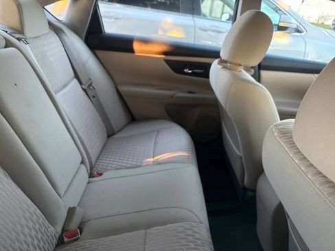 Used 2016 Nissan Altima 2.5 S w/ Power Driver Seat Package FWD image 4