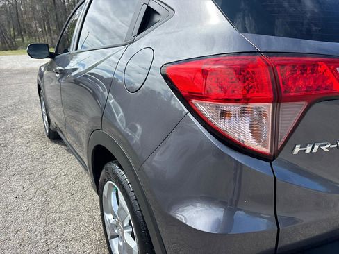 Used 2017 Honda HR-V LX image 8