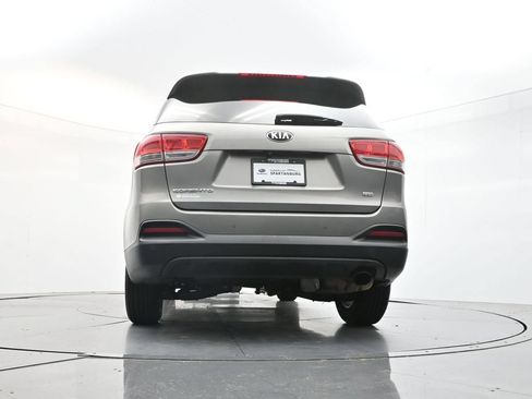 Used 2017 Kia Sorento FWD image 38