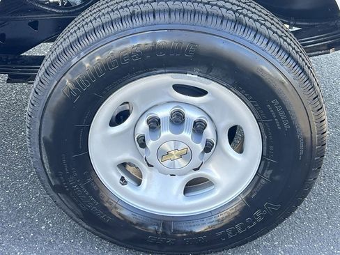 New 2025 Chevrolet Express 2500 w/ Driver Convenience Package image 29