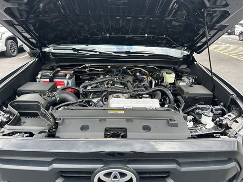 New 2025 Toyota Tacoma TRD Off-Road AWD/4WD image 10
