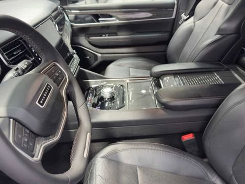 Used 2022 Jeep Wagoneer Series II w/ Premium Group I image 24