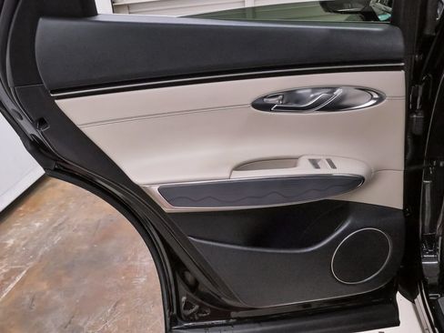 Certified 2024 Genesis GV70 2.5T w/ Advanced Package AWD/4WD image 27