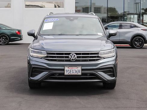 Used 2022 Volkswagen Tiguan SE FWD image 2