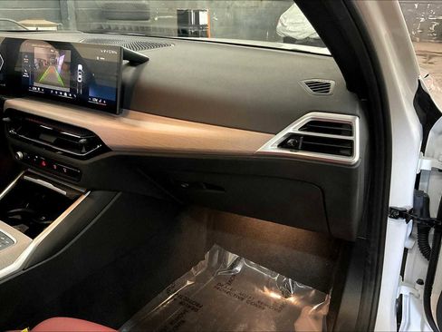 Used 2025 BMW 330i Sedan w/ Premium Package image 19