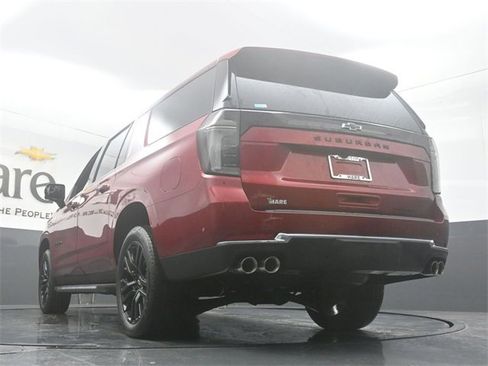 New 2025 Chevrolet Suburban Premier image 32