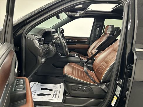 Used 2023 GMC Yukon Denali Ultimate AWD/4WD image 9