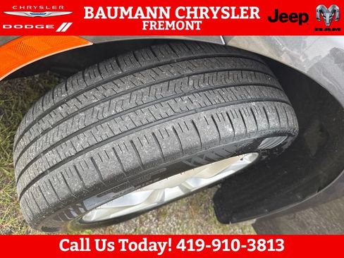 Used 2018 Chrysler Pacifica Touring-L Plus w/ Tire & Wheel Group FWD image 28