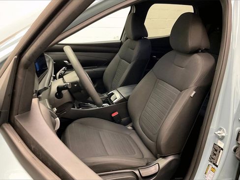 Certified 2025 Hyundai Santa Cruz SE image 17