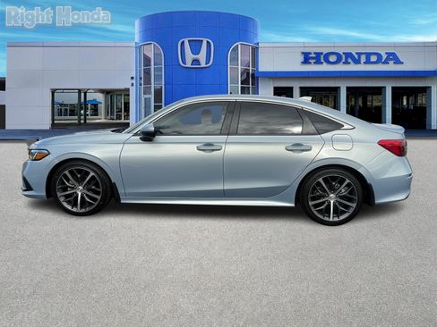 Used 2023 Honda Civic Touring image 4