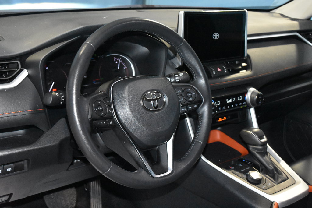 Used 2024 Toyota RAV4 Adventure AWD/4WD image 2