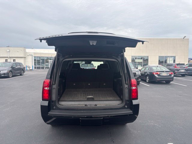 Used 2020 Chevrolet Suburban LT w/ Luxury Package AWD/4WD image 9