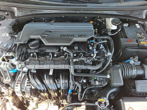 Certified 2025 Hyundai Elantra Sport FWD image 28
