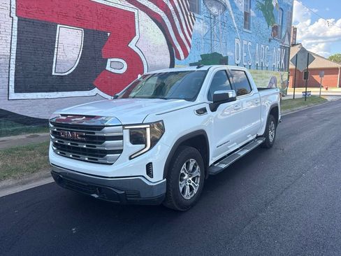 Used 2025 GMC Sierra 1500 SLE w/ X31 Off-Road Package AWD/4WD image 2