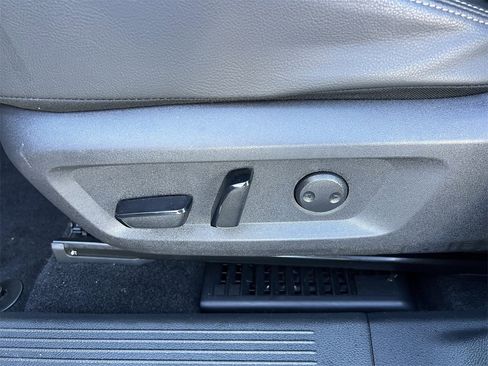 Certified 2025 Nissan Rogue SL w/ Tech Package image 22