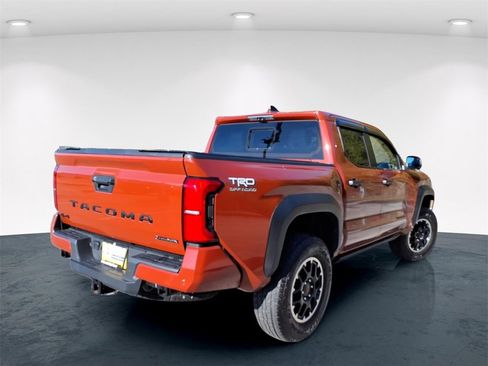 Used 2025 Toyota Tacoma TRD Off-Road w/ TRD Off Road Premium Package image 7