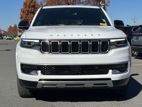 Used 2024 Jeep Wagoneer L Series III w/ Flexible Seating Group image 11