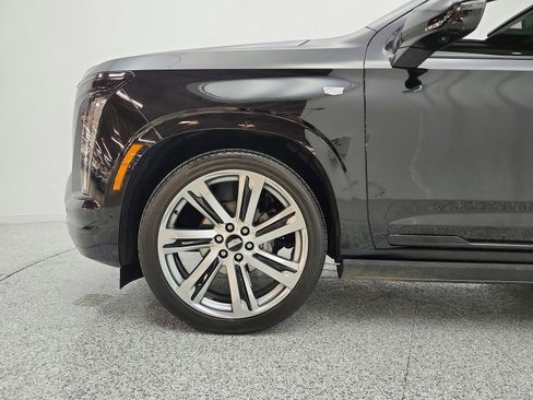 Used 2025 Cadillac Escalade Sport w/ Touring Package AWD/4WD image 38