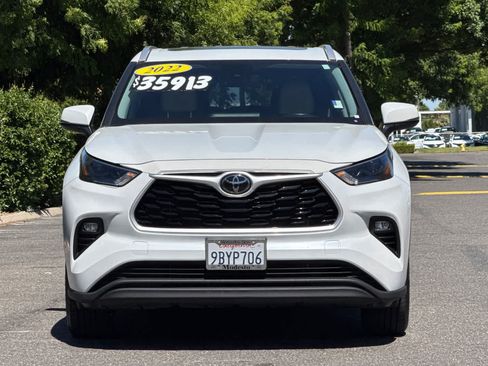 Used 2022 Toyota Highlander XLE AWD/4WD image 8