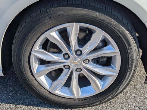 Used 2022 Chevrolet Malibu LT image 11