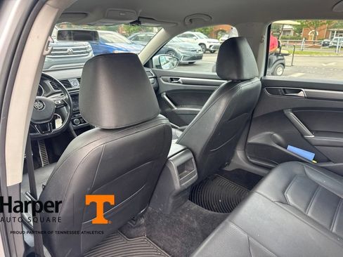 Used 2017 Volkswagen Passat 1.8T R-Line FWD image 11