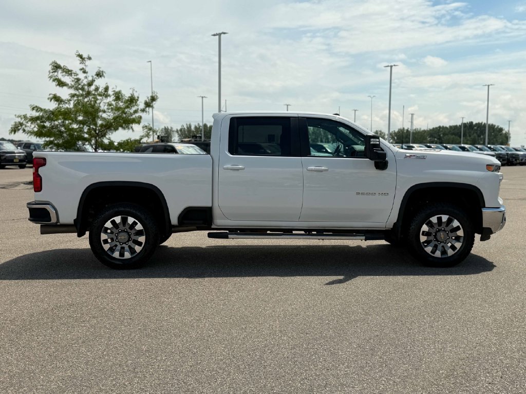 Used 2025 Chevrolet Silverado 3500 LT w/ All Star Edition AWD/4WD image 6