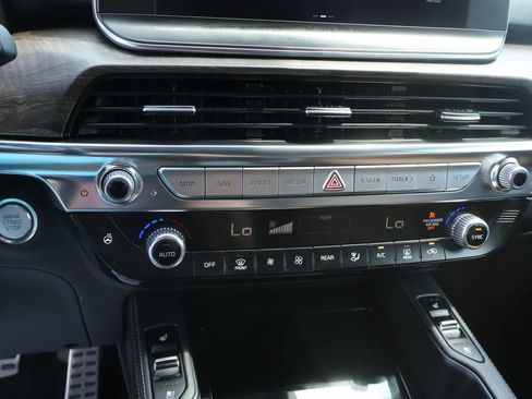 Certified 2022 Kia Telluride SX w/ SX Prestige Package AWD/4WD image 45