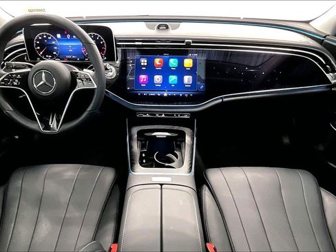 Used 2025 Mercedes-Benz E 350 4MATIC Sedan image 15