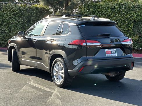 Used 2023 Toyota Corolla Cross LE image 4