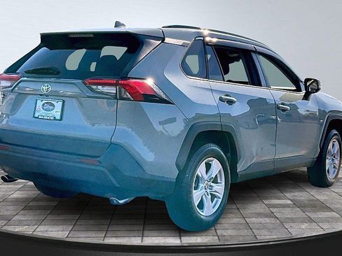 Used 2019 Toyota RAV4 XLE image 2