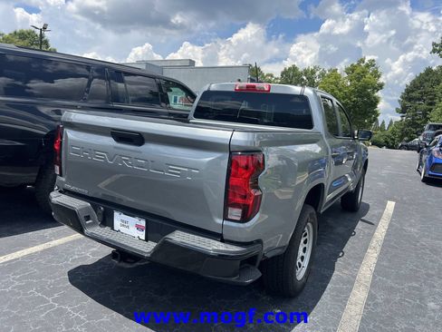 Used 2024 Chevrolet Colorado W/T RWD image 3
