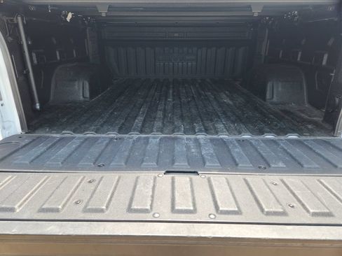 Used 2025 GMC Sierra 1500 AT4 w/ AT4 Premium Package AWD/4WD image 34