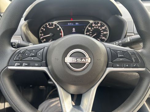 Used 2025 Nissan Altima 2.5 SV image 27