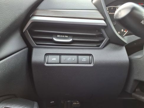 Used 2025 Nissan Altima 2.5 SV FWD image 29