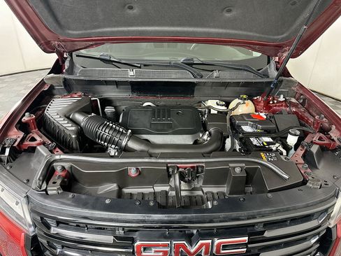 Used 2022 GMC Acadia SLE w/ Driver Convenience Package FWD image 34