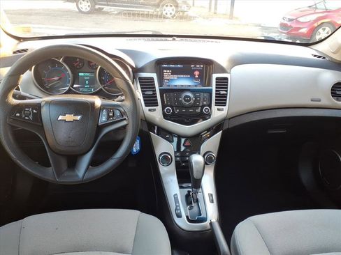 Used 2016 Chevrolet Cruze LT w/ Sun And Sound Package image 7