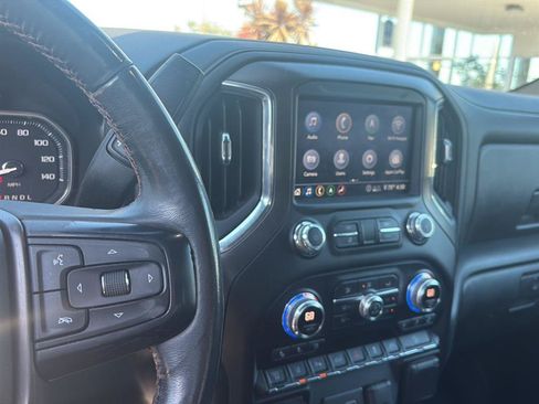 Used 2020 GMC Sierra 2500 AT4 w/ AT4 Premium Package AWD/4WD image 8
