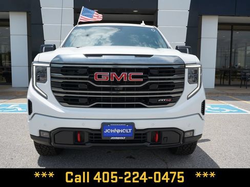 Used 2024 GMC Sierra 1500 AT4 w/ Technology Package AWD/4WD image 3