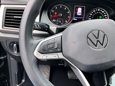 Used 2021 Volkswagen Atlas SE w/ Towing Package image 16