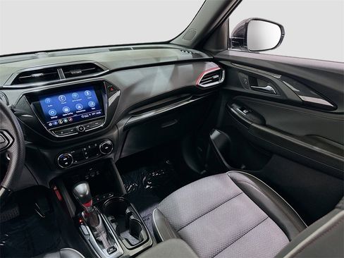 Used 2023 Chevrolet TrailBlazer RS w/ Sun and Liftgate Package image 25