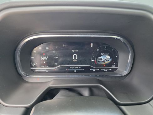 Used 2024 GMC Yukon SLT image 39