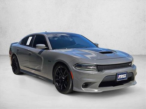 Used 2018 Dodge Charger R/T RWD image 3